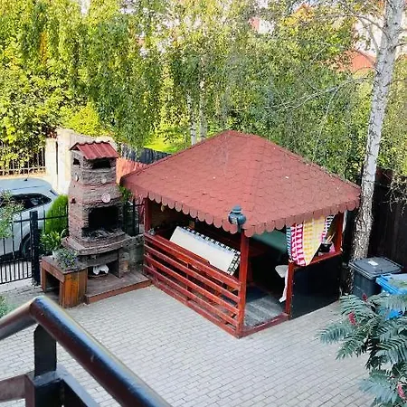 House With Fireplace *