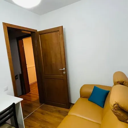House With Fireplace Apartment